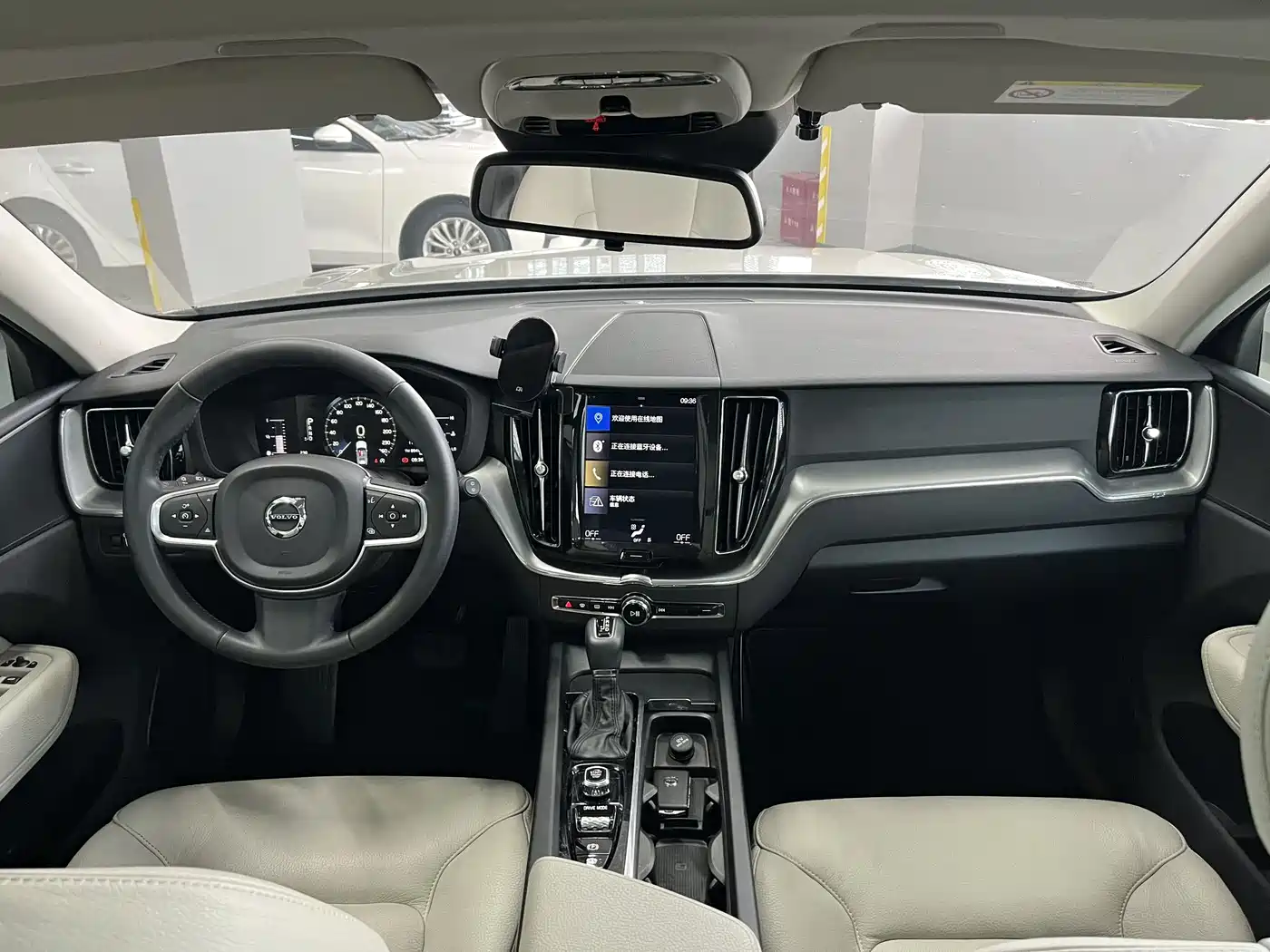 Фото 8 - Volvo XC60