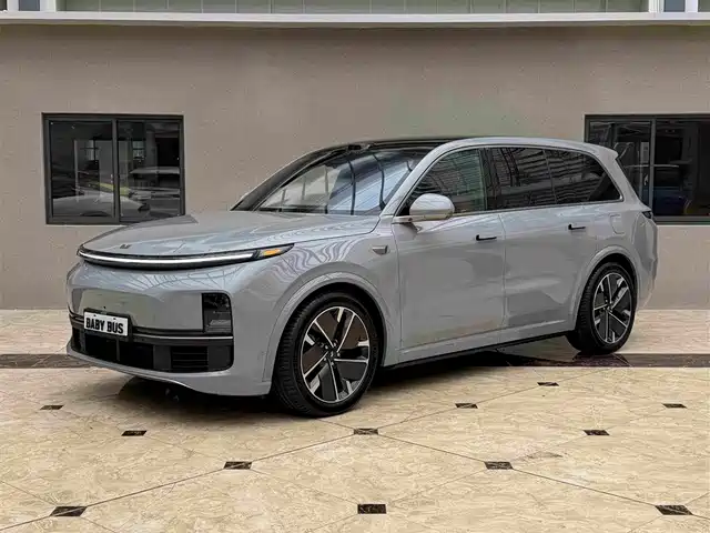 Li Auto Li Xiang L9 2025