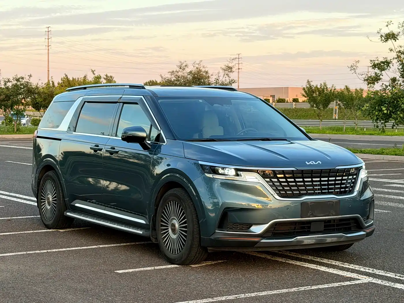 Kia Carnival 2021 2.0T Flagship Edition фото 3
