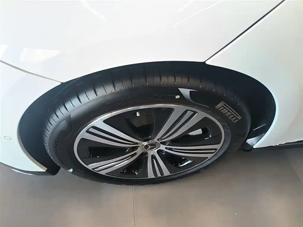 Mercedes-Benz EQE 2025 500 4MATIC Pioneer фото 23