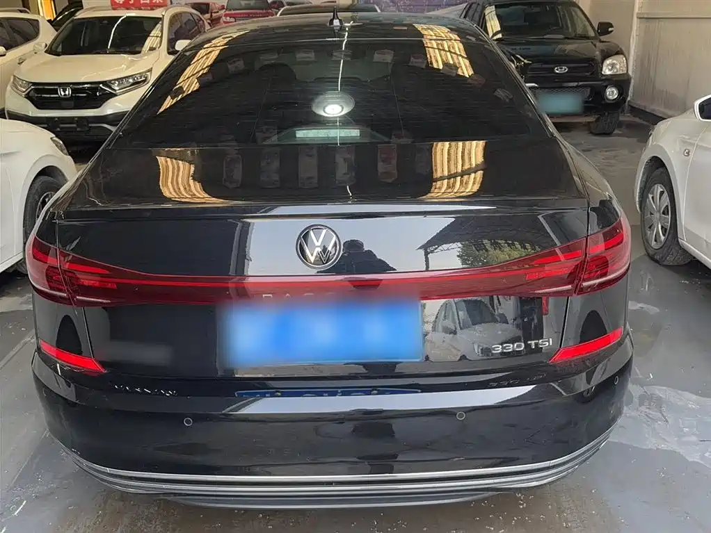 Volkswagen Passat 2023 330TSI Starlight Elite Edition фото 11