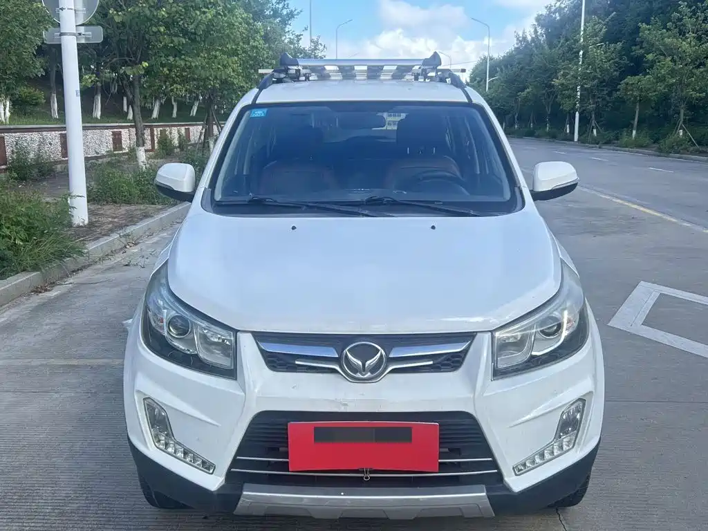 BAIC Huansu S3 2016 2014 1.5L Base Model China IV