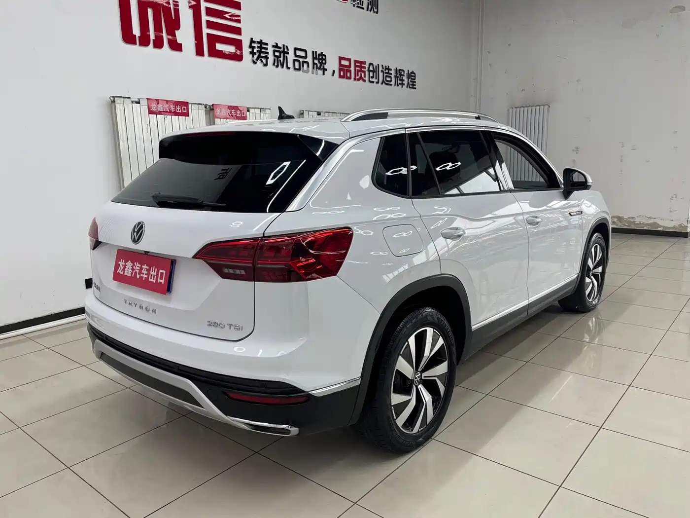 Volkswagen Tayron 2022 280TSI 2WD Luxury Smart Connect Edition фото 6