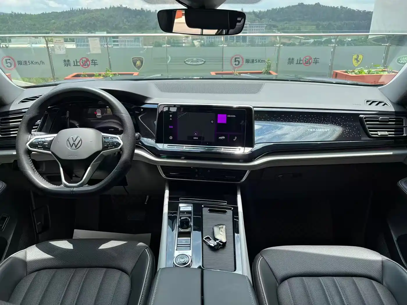 Volkswagen Teramont 2023 380TSI AWD Premium Luxury Edition фото 14