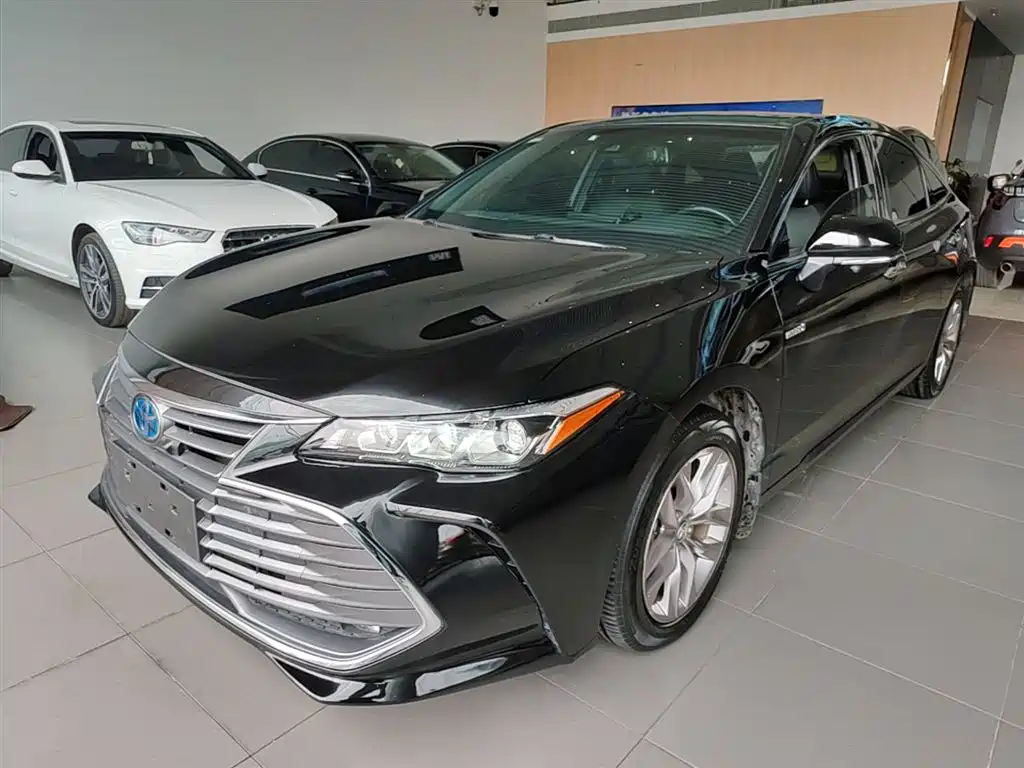 Toyota Avalon 2019 Hybrid 2.5L Luxury Edition China VI фото 2
