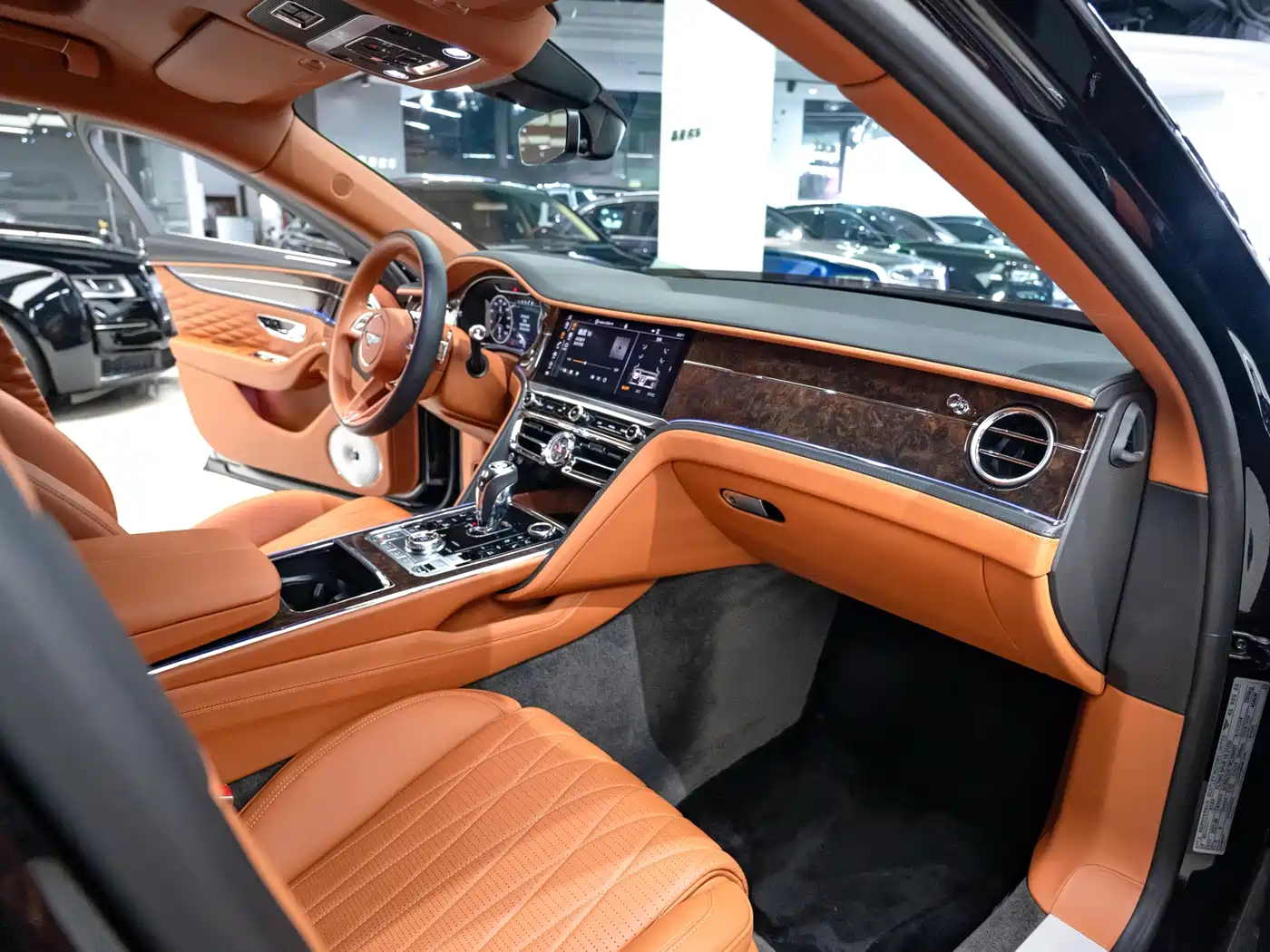 Bentley Flying Spur 2021 4.0T V8 Standard Version фото 6