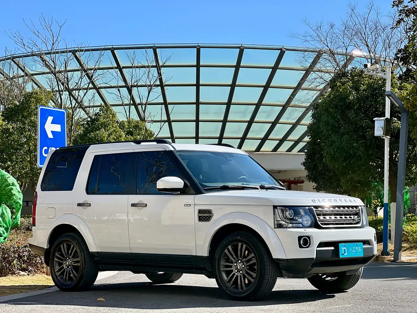 Land Rover Discovery 2015 3.0 SC V6 SE фото 5