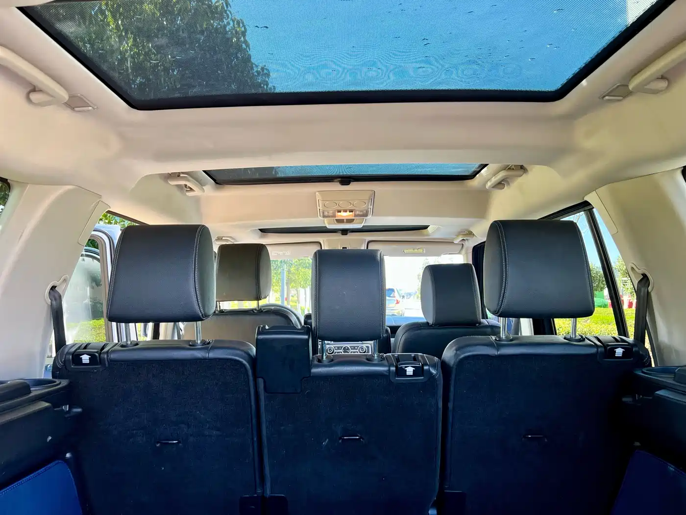 Land Rover Discovery 2015 3.0 SC V6 SE фото 22