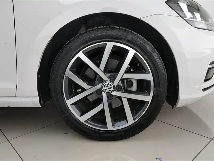 Volkswagen Golf 2020 Beloved Edition 280TSI DSG Comfort фото 6