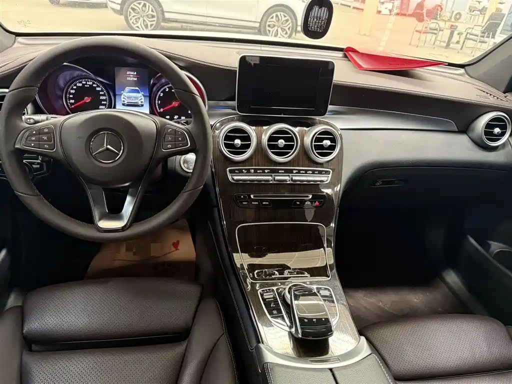 Mercedes-Benz GLC 2018 Facelift GLC 260 4MATIC Dynamic фото 4
