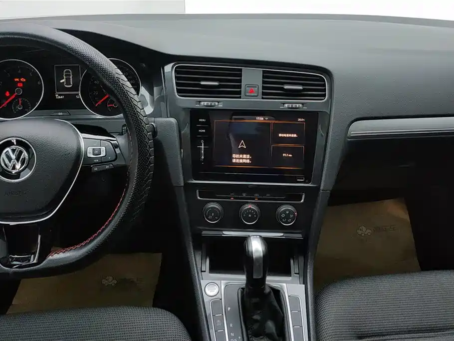 Volkswagen Golf 2020 Beloved Edition 280TSI DSG Comfort фото 13