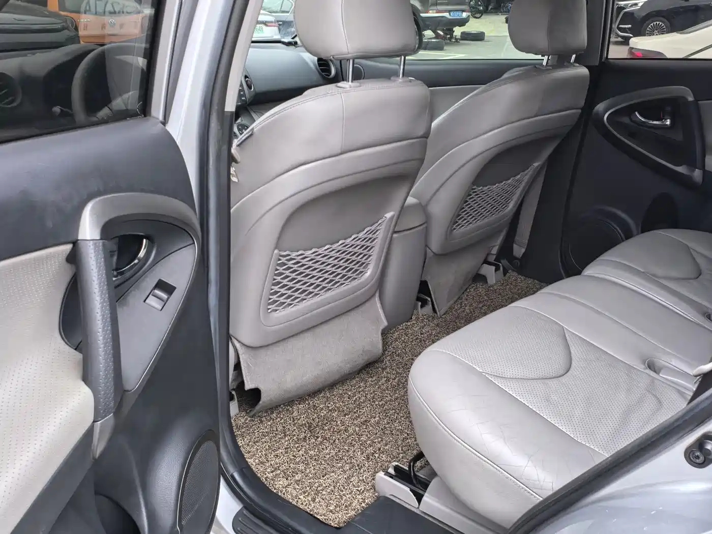 Toyota RAV4 Rongfang 2009 2.4L Automatic Luxury Edition фото 10