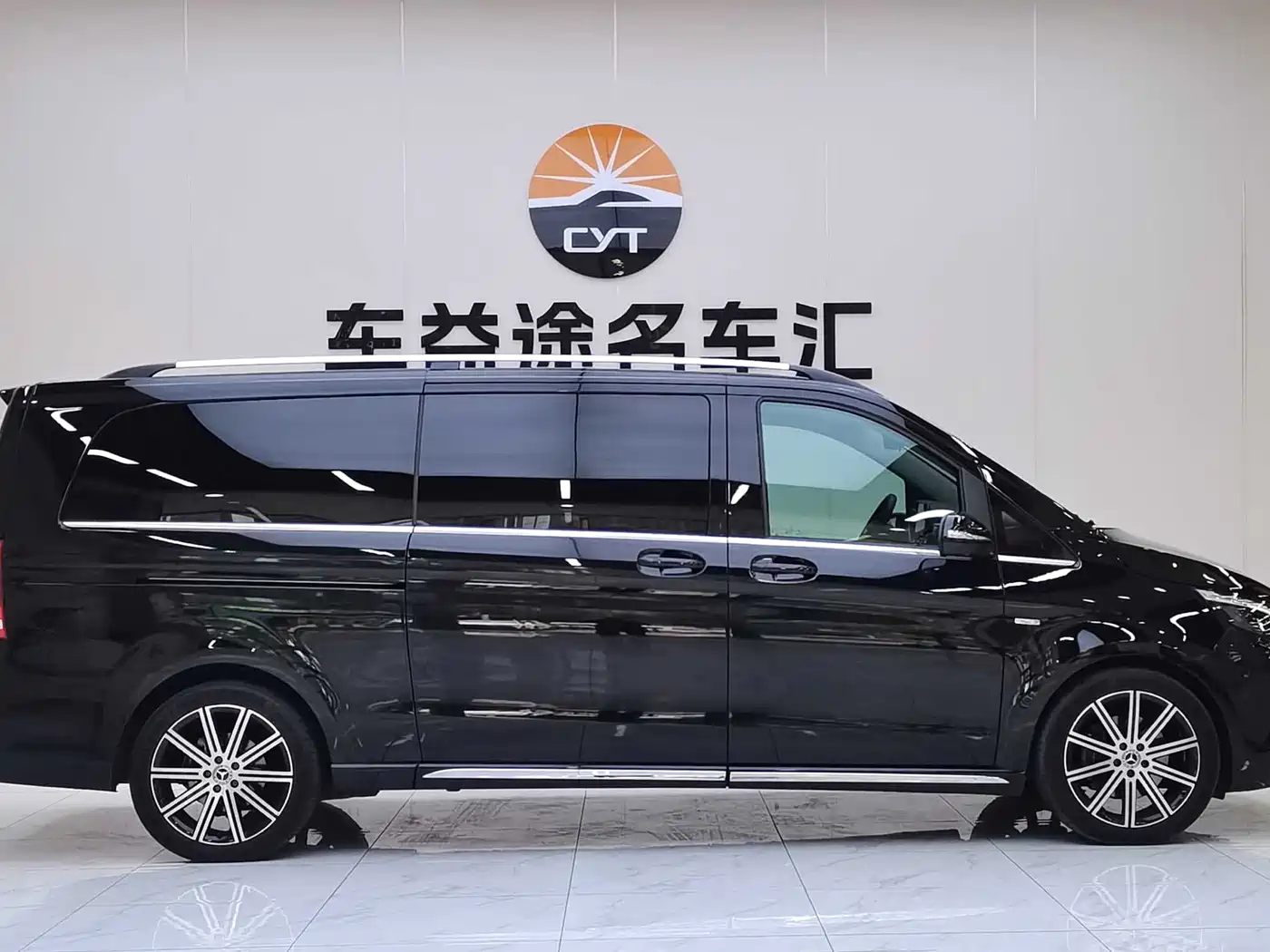 Mercedes-Benz V-Class 2022 V 260 L Long Wheelbase Luxury Edition фото 28