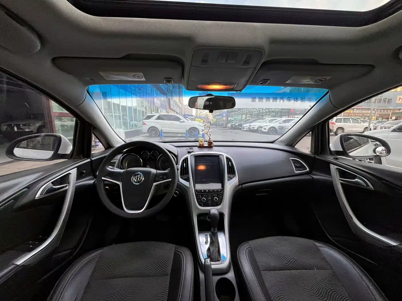 Buick Excelle 2013 Model XT 1.6L Automatic Fashion фото 5