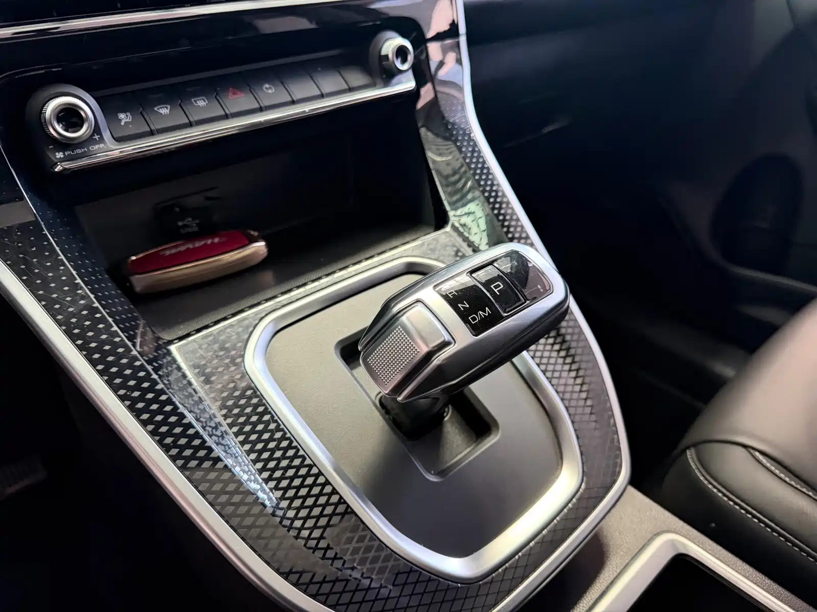 Фото 16 - Haval M6