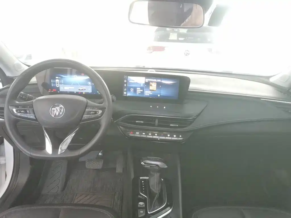 Photo 10 - Buick Verano