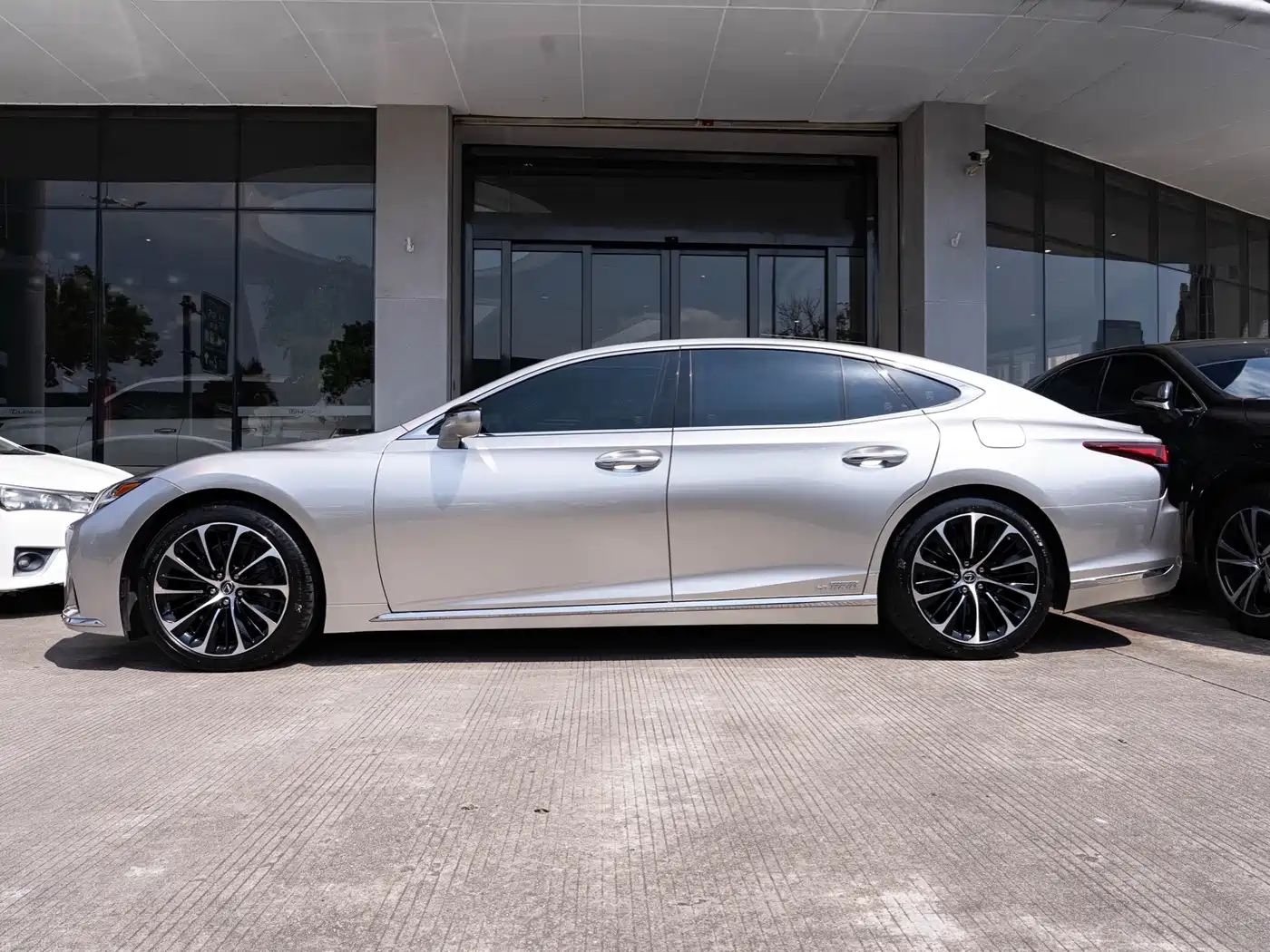 LEXUS LS