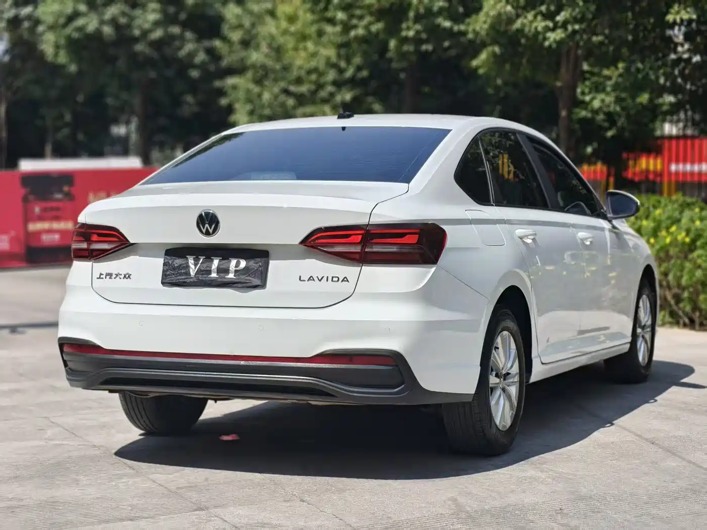 Volkswagen Lavida 2024 Model 1.5L Automatic Delight Edition фото 8