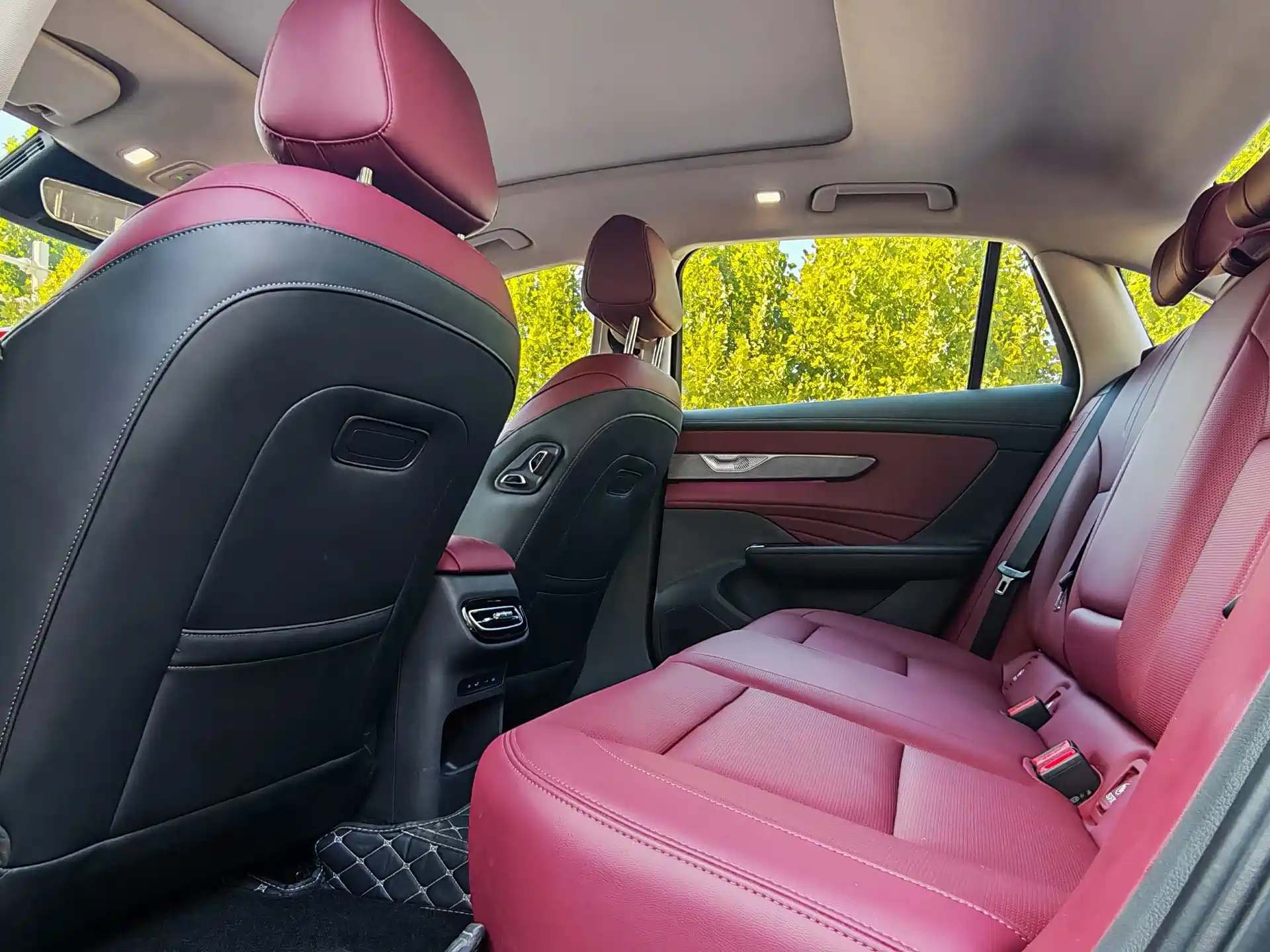 Photo 4 - Hongqi H5