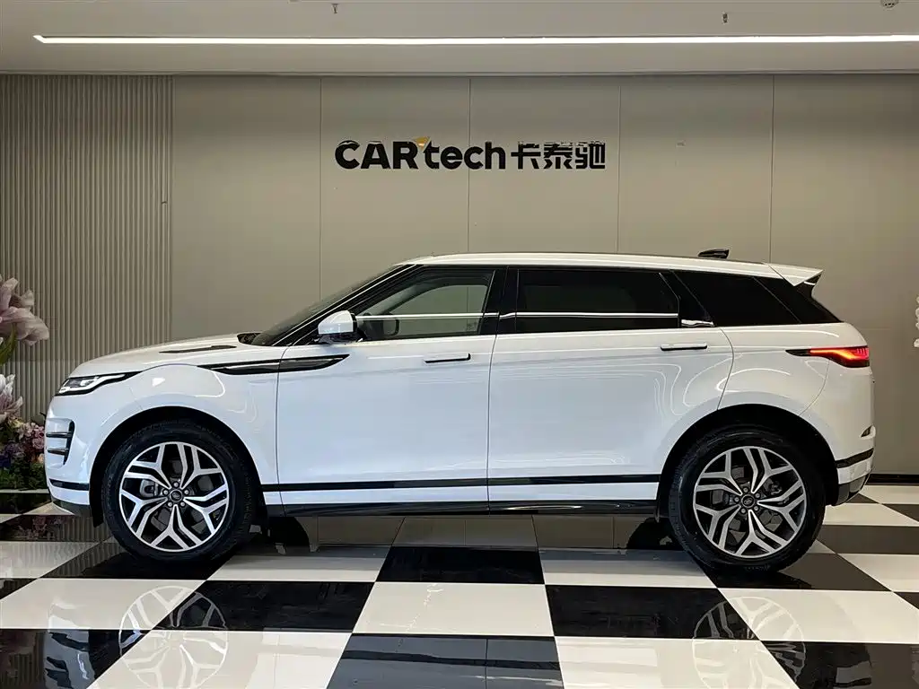 Land Rover Range Rover Evoque 2023 Range Rover Evoque L 249PS Luxury Edition фото 8