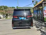 Фото 5 - Toyota Vellfire