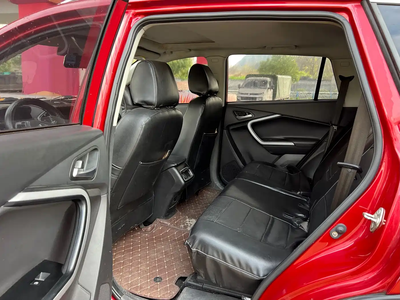 صورة 12 - BAIC Huansu S6