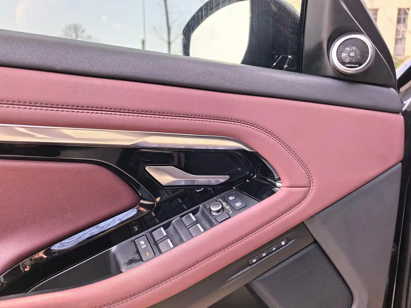 Land Rover Range Rover Evoque 2024 Range Rover Evoque L 249PS Light Master Edition фото 5