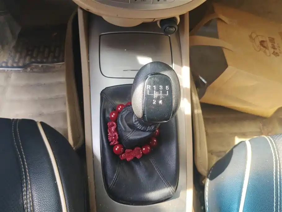Buick Excelle 2013 1.5L Manual Classic Edition фото 16