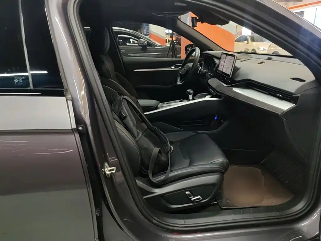 Фото 25 - Geely Preface
