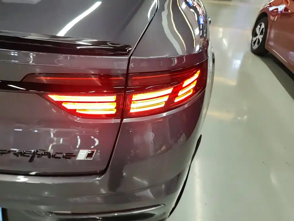 Фото 8 - Geely Preface