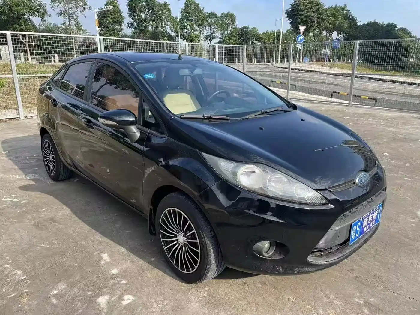 Photo 3 - Ford Fiesta
