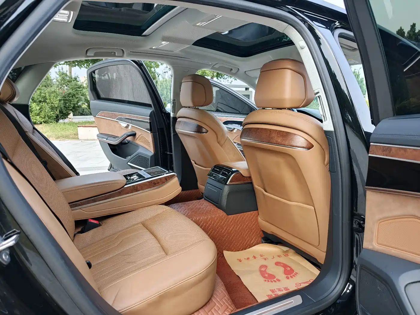 Фото 13 - Audi A8