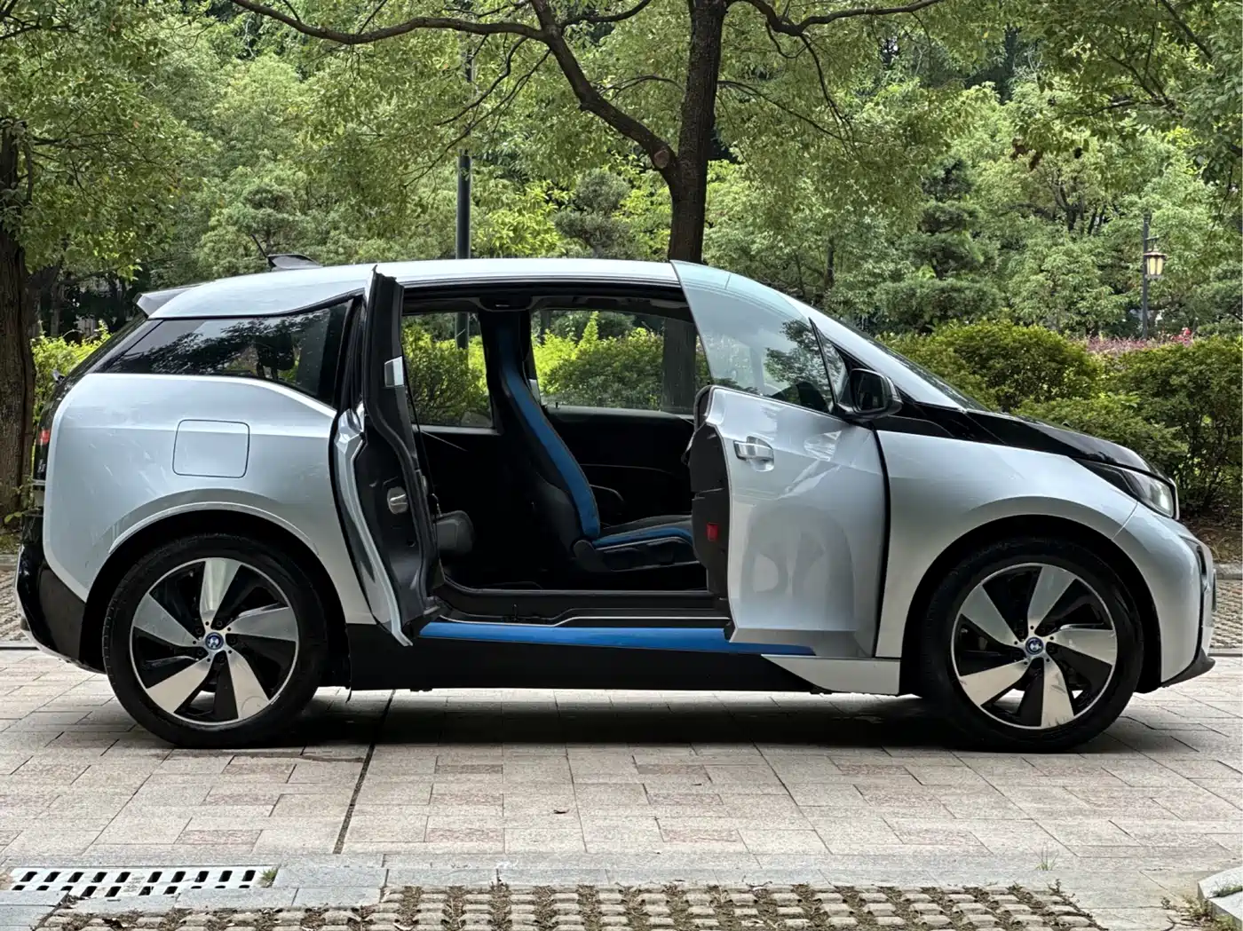 Photo 7 - BMW i3 (Import)