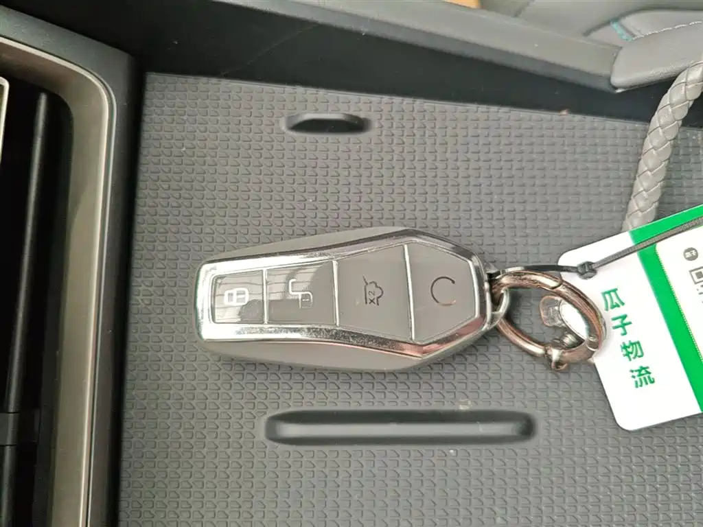 BYD Qin L 2025 DM-i Smart Drive Edition 80KM Leading фото 9
