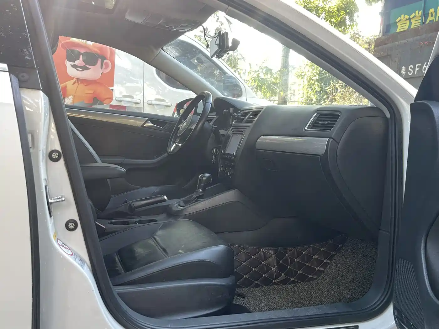 Volkswagen Sagitar 2014 Facelift 1.6L Automatic Comfort фото 9