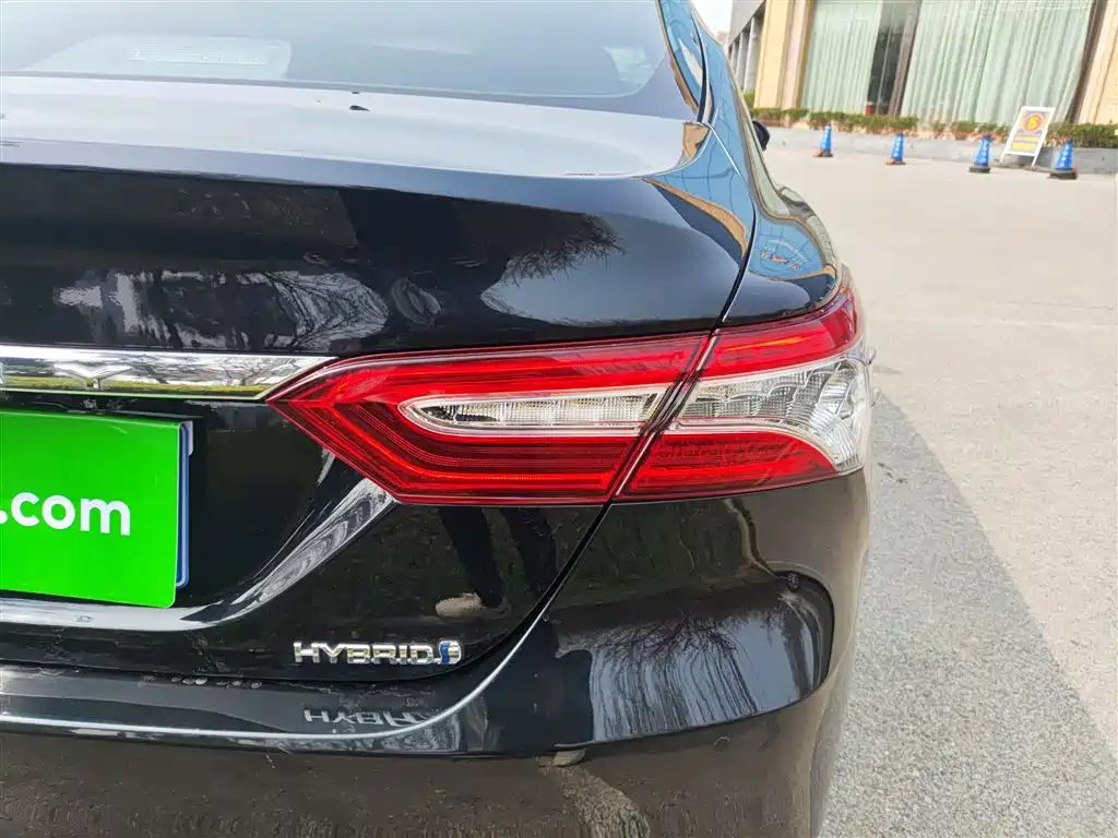Toyota Camry 2021 Hybrid 2.5HG Luxury Edition фото 24