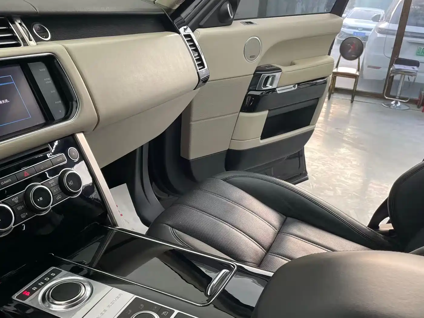 Land Rover Range Rover 2012 5.0 SC V8 Ultimate Genesis Edition фото 19