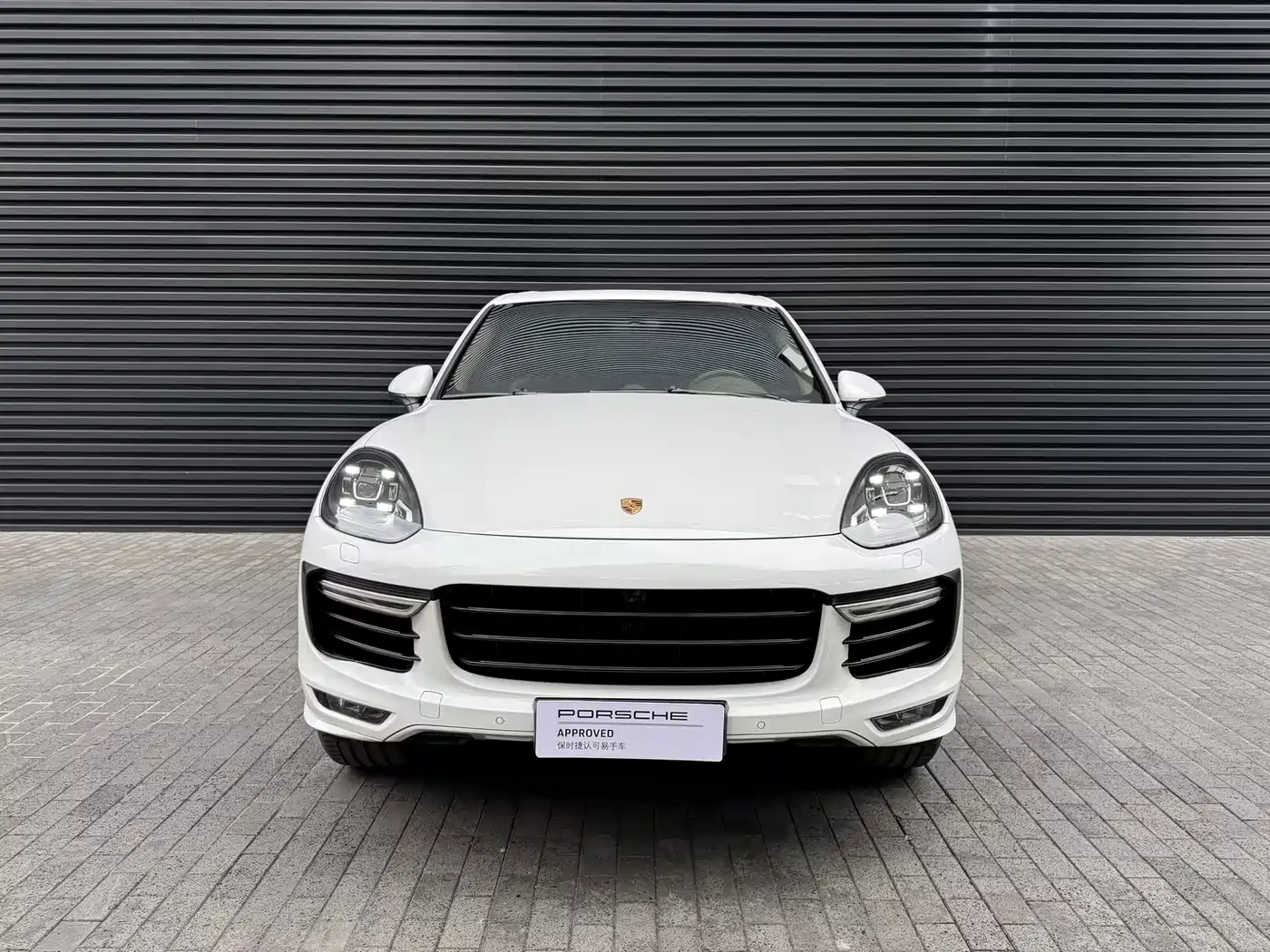 Porsche Cayenne 2016 Cayenne GTS 3.6T фото 2