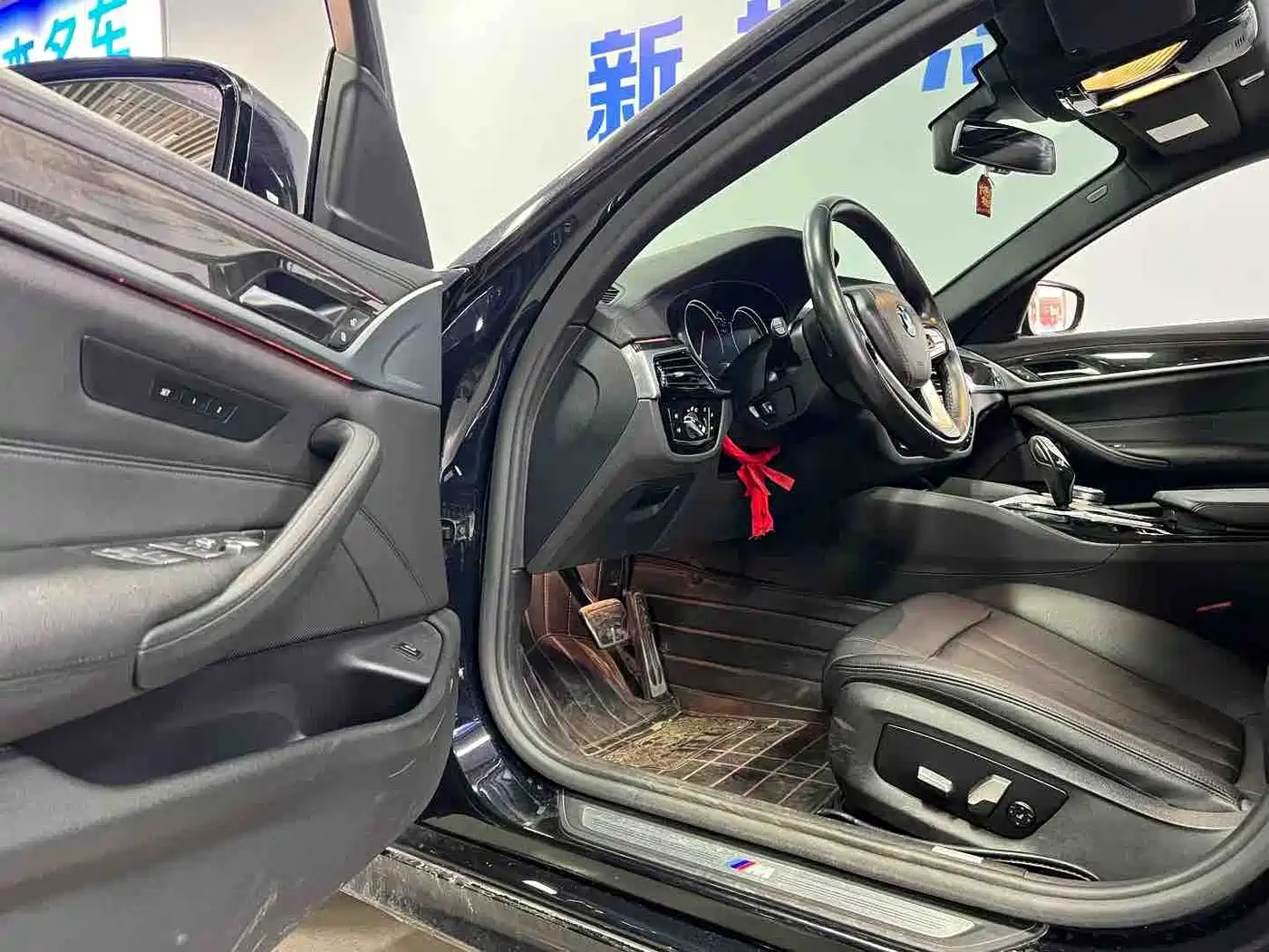 BMW 5 Series 2018 525Li M Sport Package фото 4