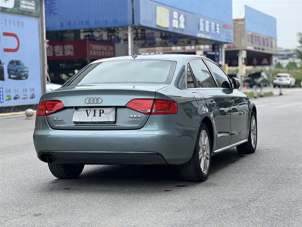 Audi A4L 2012 2.0 TFSI Automatic Technology фото 9