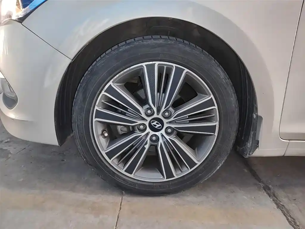 Hyundai Mistra 2014 1.8L Auto Premium DLX фото 23