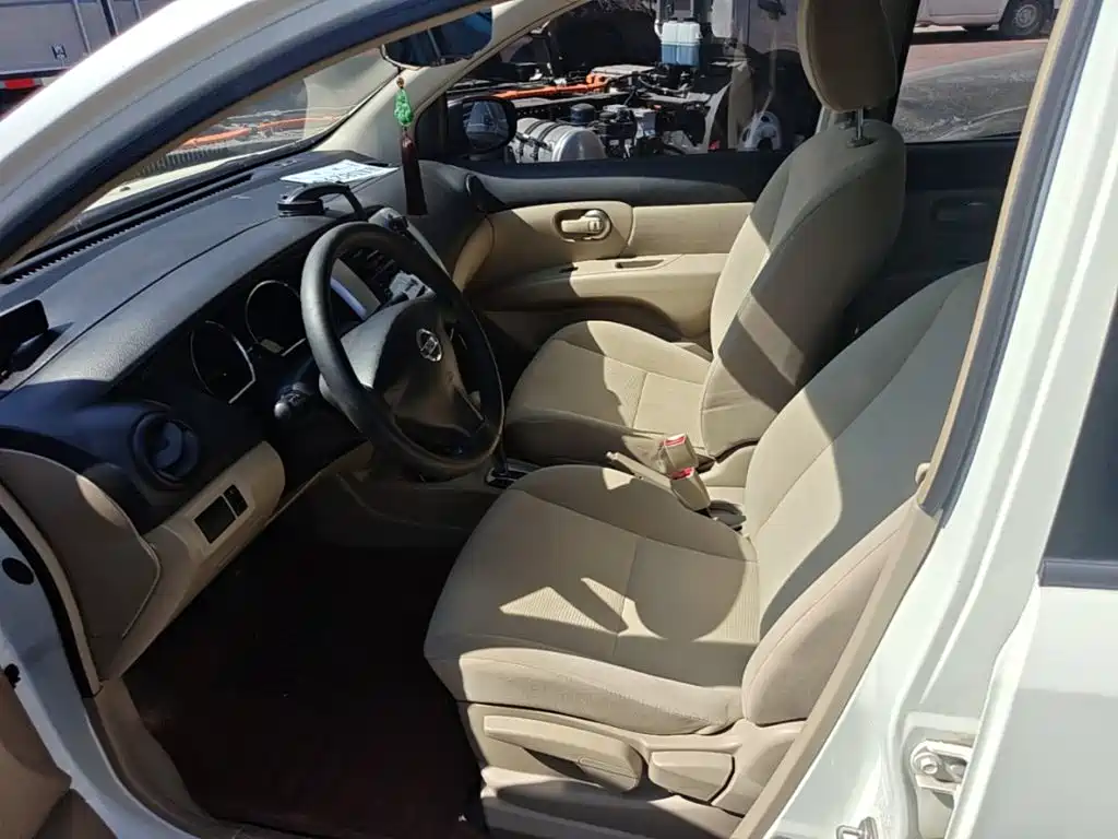 Nissan Livina 2016 2015 1.6XE CVT Comfort Edition