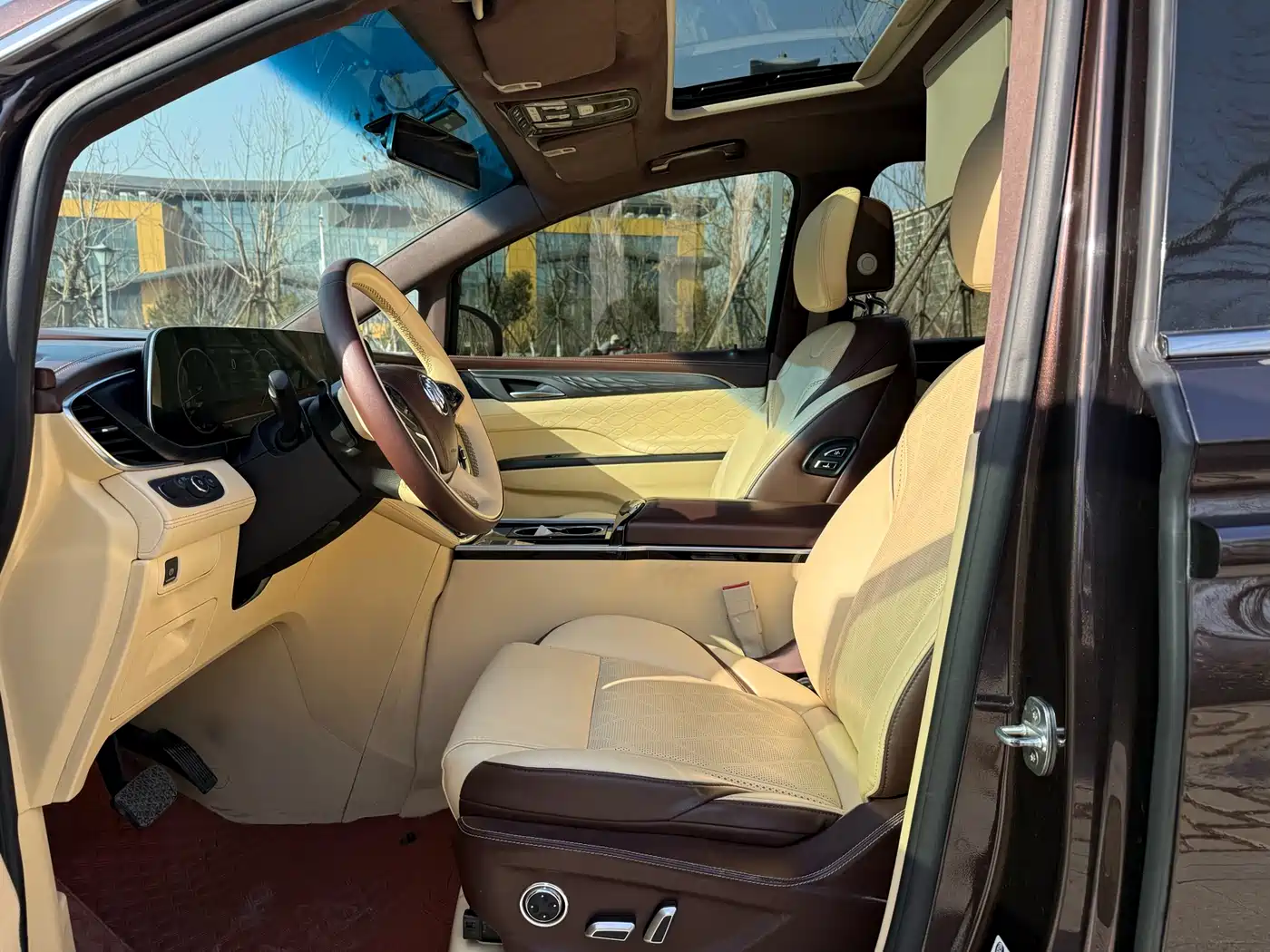Buick GL8 2021 ES Landlord 653T Comfort фото 8