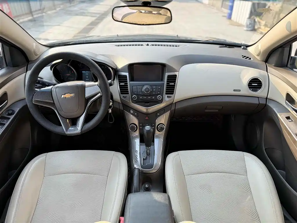 Chevrolet Cruze 2016 1.5L Automatic Fashion Sunroof Edition фото 6