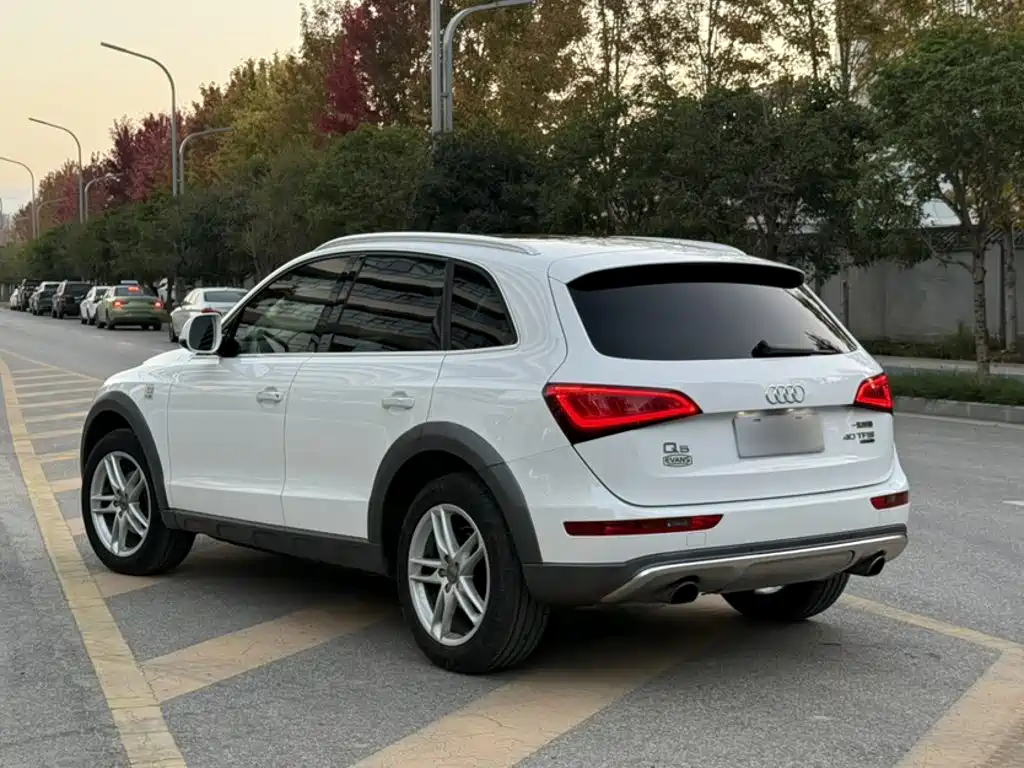 Photo 6 - Audi Q5