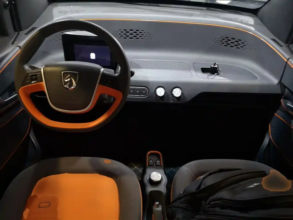 BAOJUN E100