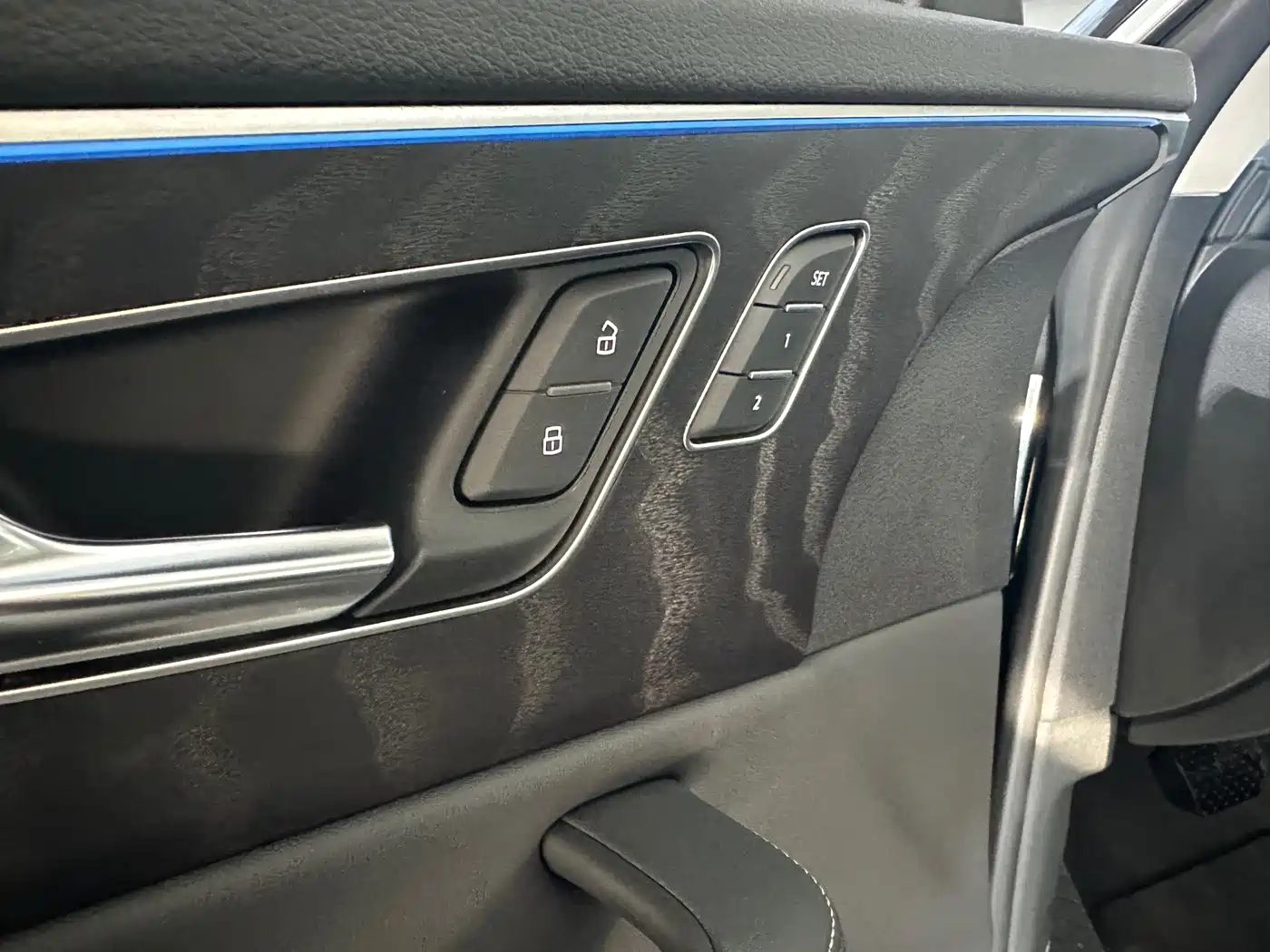 Audi Q8 2024 55 TFSI Luxury Sport фото 13