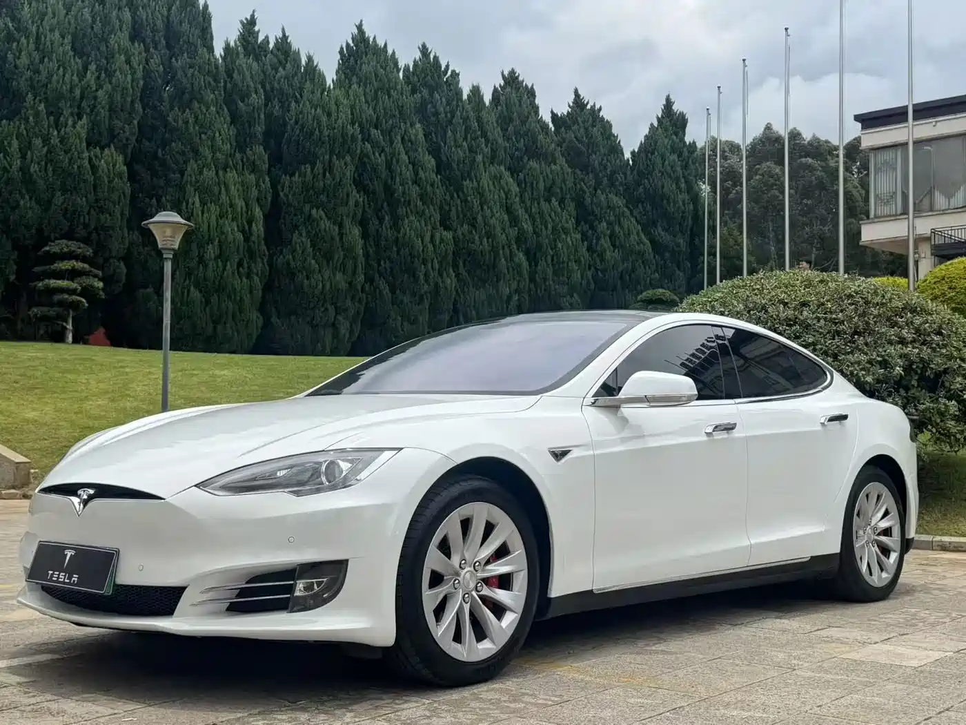 Tesla Model S 2014 2014 Model S P85