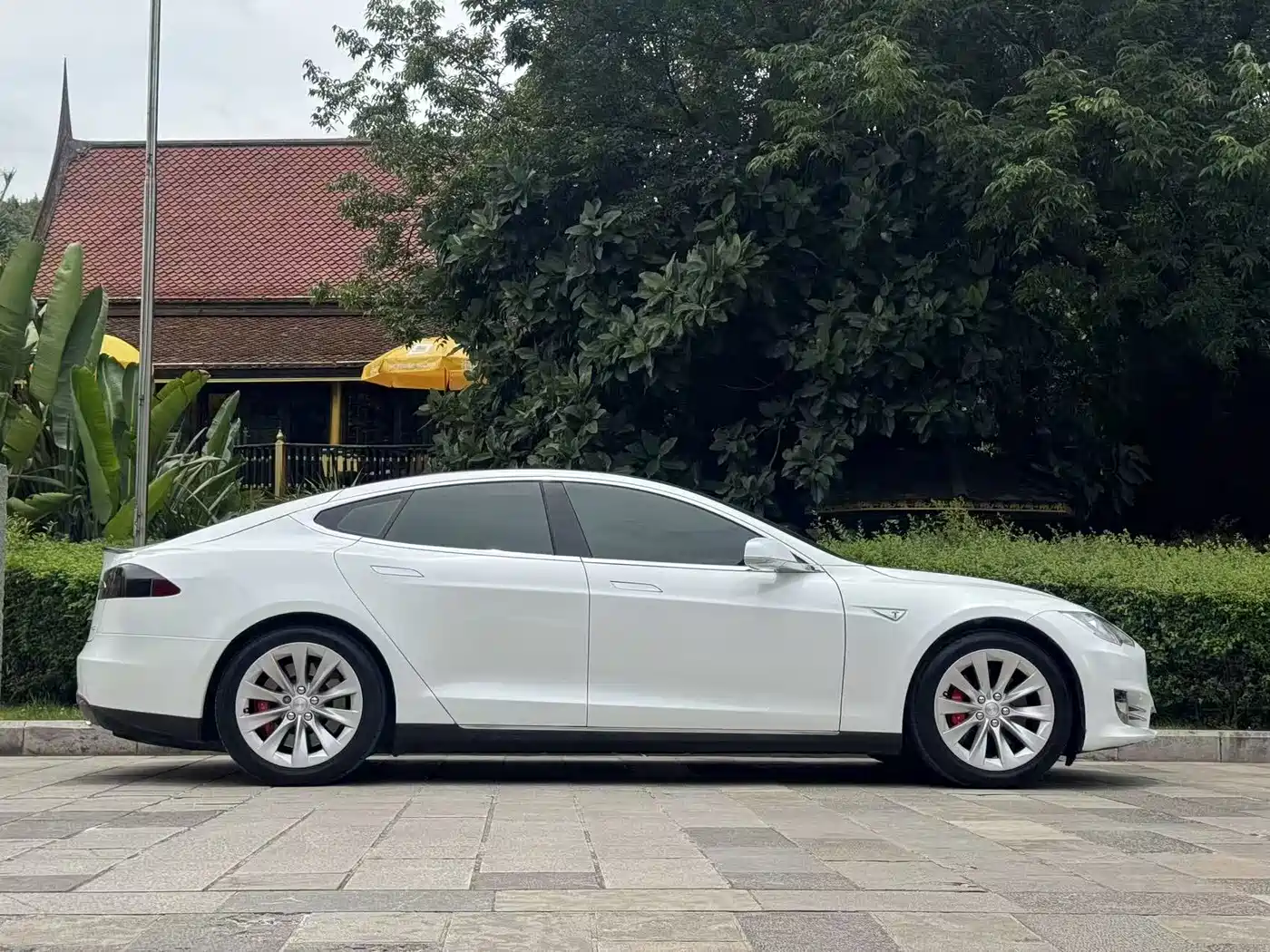 Tesla Model S 2014 2014 Model S P85