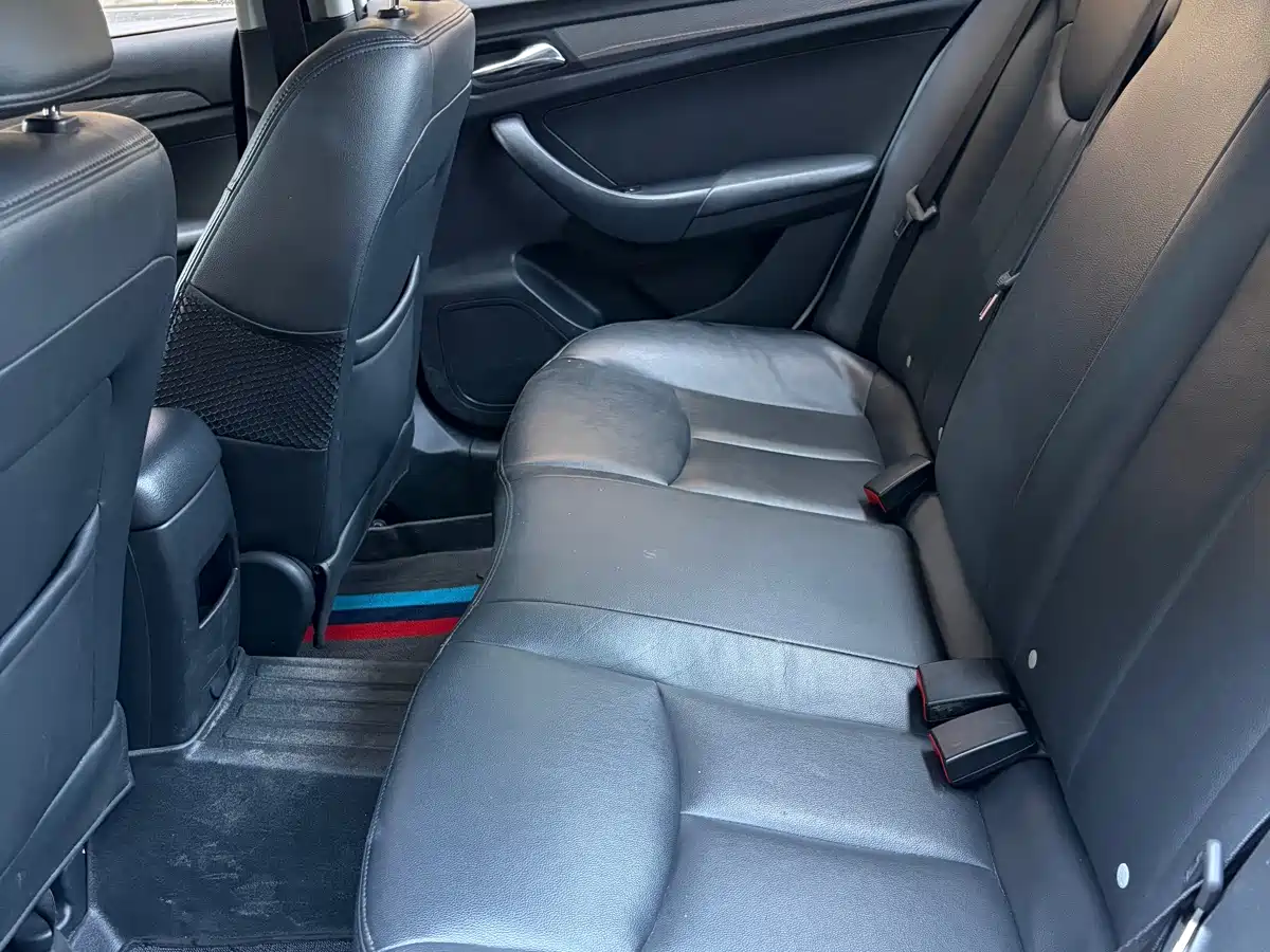 Фото 5 - Roewe 360